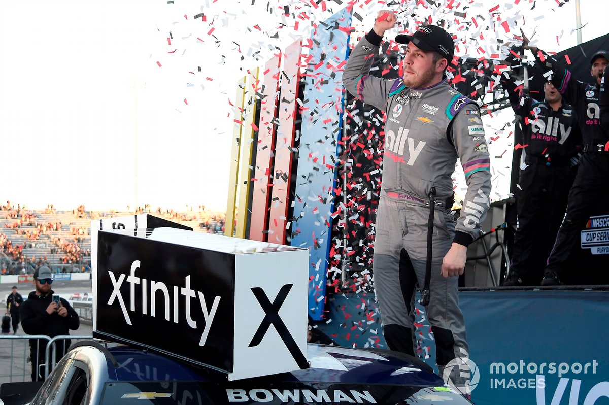 Ganador Alex Bowman, Hendrick Motorsports, Chevrolet Camaro Ally