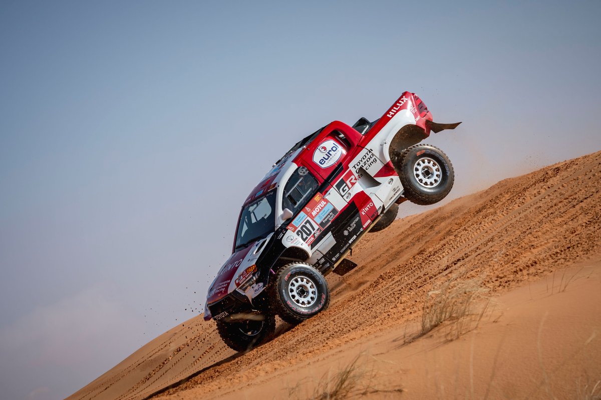 #207 Toyota Gazoo Racing Toyota: Giniel De Villiers, Dennis Murphy