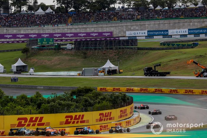 Pierre Gasly, AlphaTauri AT02, Esteban Ocon, Alpine A521, Daniel Ricciardo, McLaren MCL35M, y Sebastian Vettel, Aston Martin AMR21