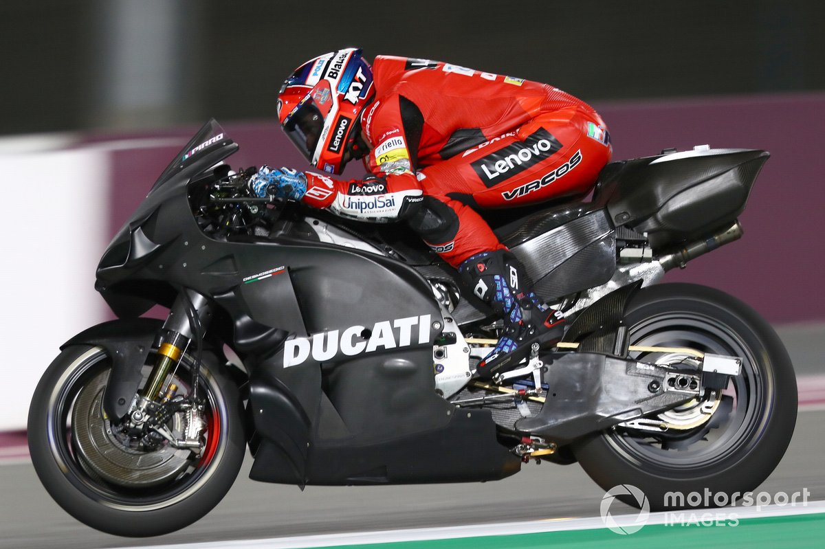 Michele Pirro con la Ducati  experimental