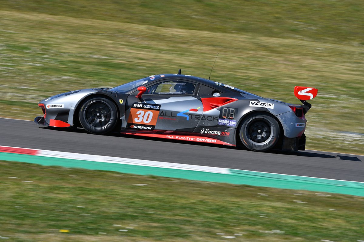 #30 Hella Pagid - Racing One: Axel Sartingen, Daniel Schwerfeld, Francesco Lopez, Daniele Di Amato, Ferrari 488 GT3 Evo