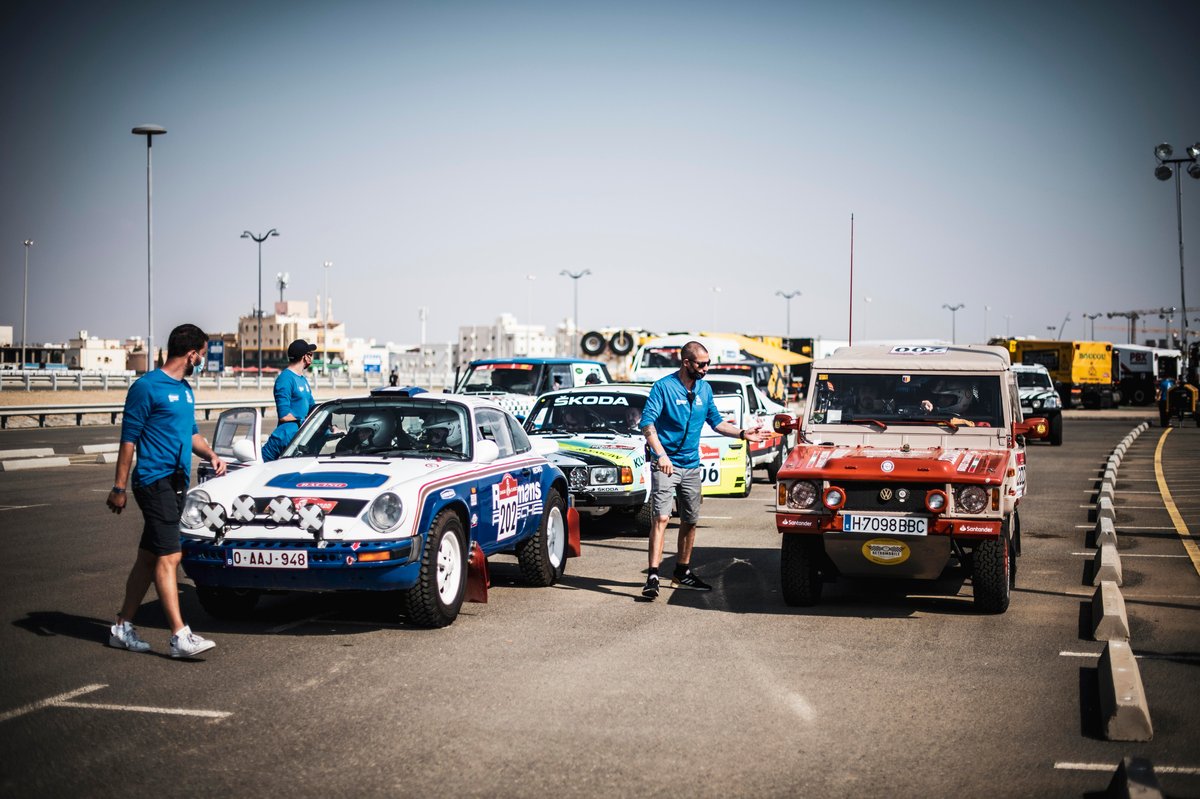 #202 Al Rally Porsche: Amy Lerner, Sara Carmen Bossaert, #200 Equipo Euskadi 4x4 Volkswagen: Ignacio Corcuera, Vicente Laurent Iker San