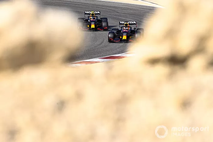 Max Verstappen, Red Bull Racing RB16B, Sergio Pérez, Red Bull Racing RB16B