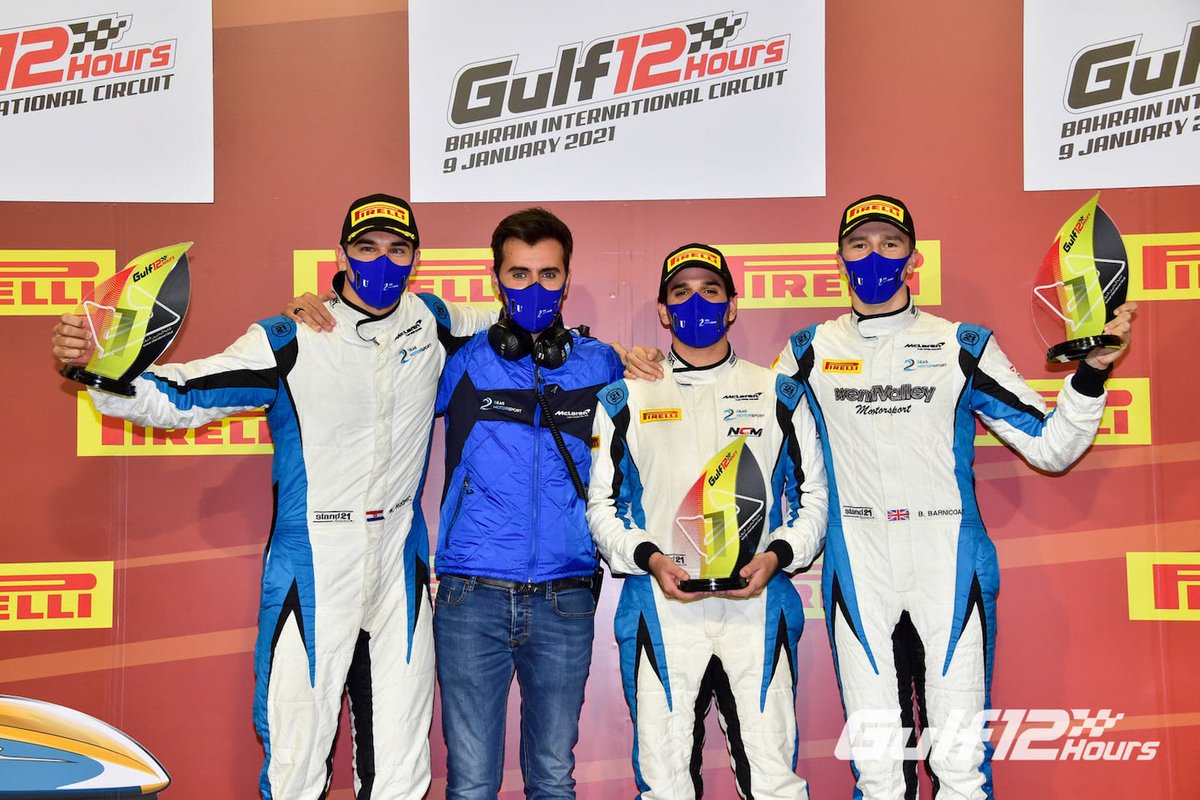 #33 2 Seas Motorsport, McLaren 720S GT3: Isa Bin Abdullah Alkhalifa, Ben Barnicoat, Martin Kodric