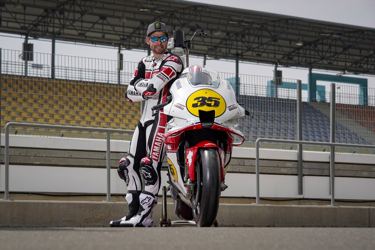 Cal Crutchlow, collaudatore Yamaha Factory Racing MotoGP con la Yamaha YZR-M1, livrea speciale per il 60esimo anniversario