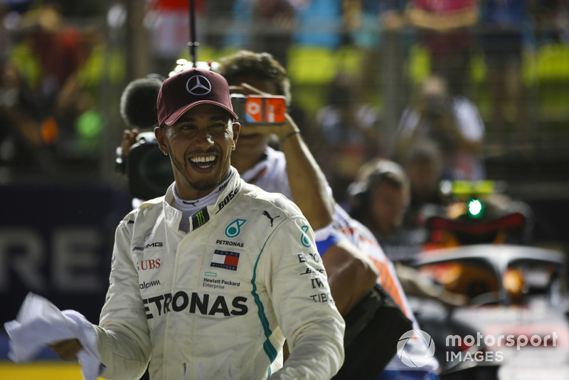 Lewis Hamilton 79. rajtelsősége a Forma-1-ben - F1 2018 - Szingapúri Nagydíj