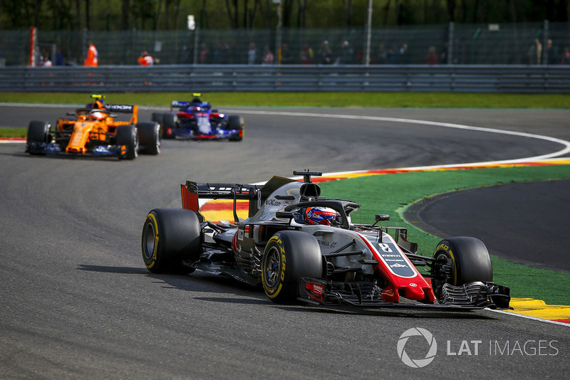 Romain Grosjean, Haas F1 Team VF-18 and Stoffel Vandoorne, McLaren MCL33