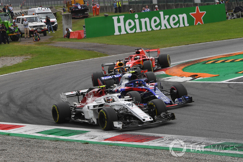 Charles Leclerc, Sauber C37, Pierre Gasly, Scuderia Toro Rosso STR13, Daniel Ricciardo, Red Bull Racing RB14 y Sebastian Vettel, Ferrari SF71H