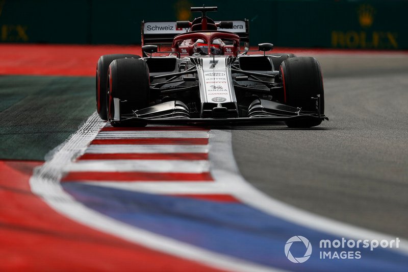 13º: Kimi Raikkonen, Alfa Romeo Racing C38: +1'08.910 