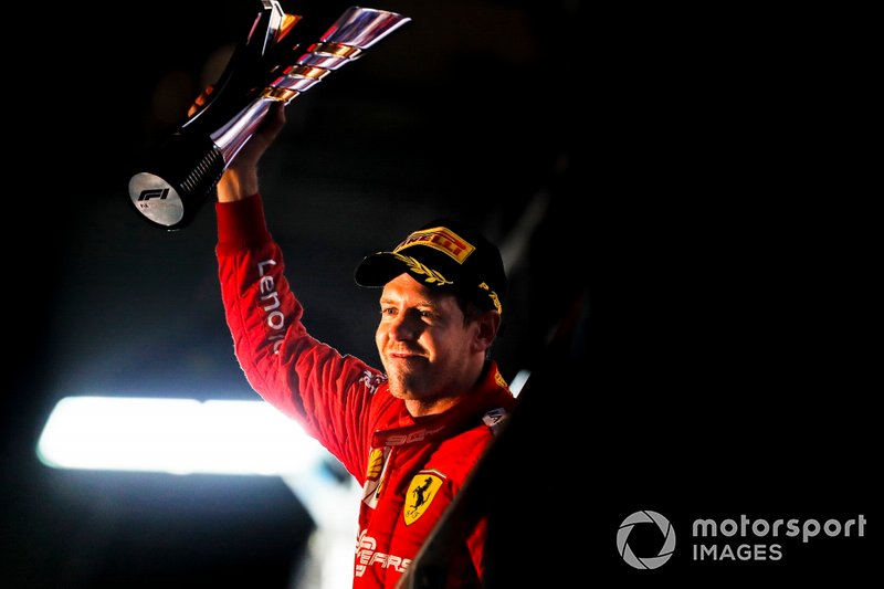 Podio: ganador Sebastian Vettel, Ferrari