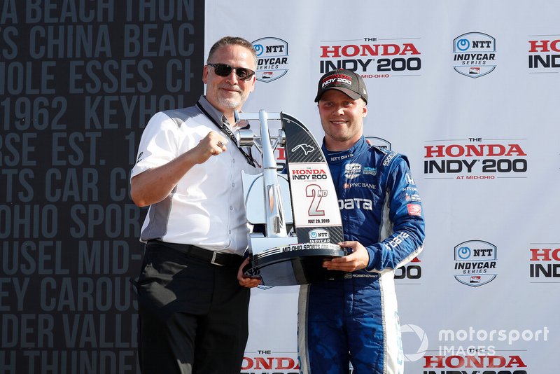 Ted Klaus, presidente de la HPD, Félix Rosenqvist, Chip Ganassi Racing Honda, podio
