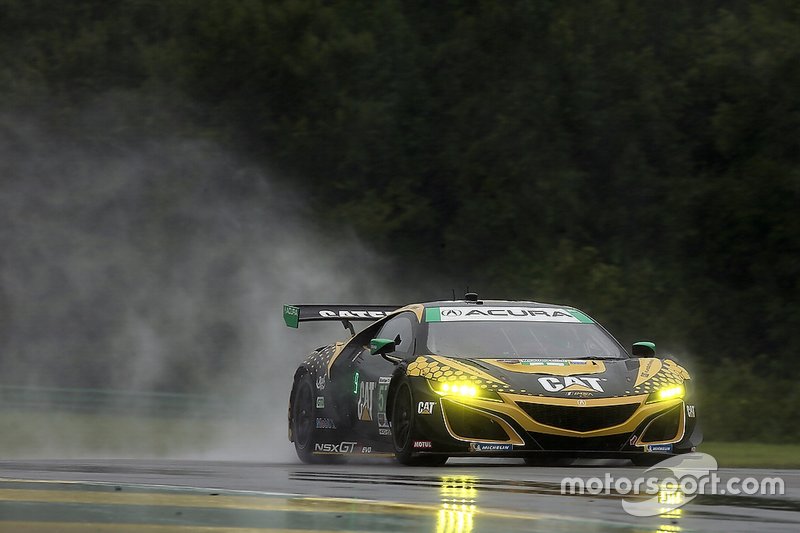 #57 Heinricher Racing w/Meyer Shank Racing Acura NSX GT3, GTD: Katherine Legge, Bia Figueiredo