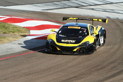#9 K-Pax Racing McLaren 650S GT3: Alvaro Parente