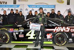 Polesitter Kurt Busch, Stewart-Haas Racing Chevrolet