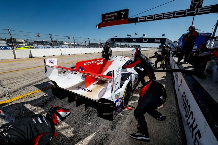 #7 Porsche Penske Motorsport Porsche 963: Felipe Nasr, Julien Andlauer, Laurin Heinrich