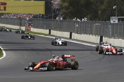 Kimi Raikkonen, Ferrari SF16-H, Sebastian Vettel, Ferrari SF16-H