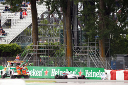 Felipe Massa, Williams FW38 crashed in the first practice session