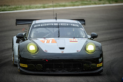 #77 Proton Competition Porsche 911 RSR 991: Marc Hedlund, Marco Seefried, Wolf Henzler