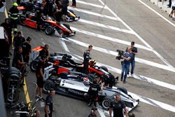 Pedro Piquet, Van Amersfoort Racing, Dallara F316 - Mercedes; Callum Ilott, Van Amersfoort Racing, D