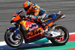 Mika Kallio, muestra la KTM MotoGP