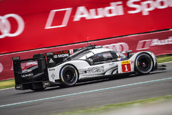 #1 Porsche Team Porsche 919 Hybrid: Timo Bernhard, Mark Webber, Brendon Hartley