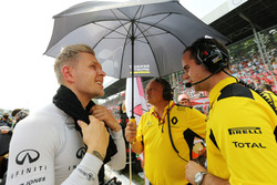 Kevin Magnussen, Renault Sport F1 Team on the grid