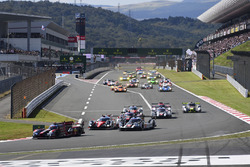 Start: #8 Audi Sport Team Joest Audi R18 e-tron quattro: Lucas di Grassi, Loic Duval, Oliver Jarvis