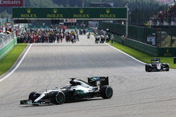 Lewis Hamilton, Mercedes AMG F1 W07 Hybrid on the formation lap