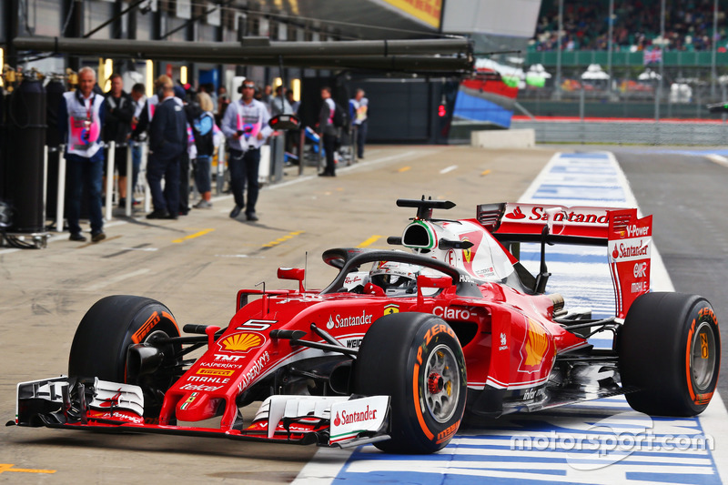 Sebastian Vettel, Ferrari SF16-H yeni halo sistemini test ediyor