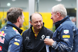 (L to R): Christian Horner, Red Bull Racing Team Principal with Frederic Vasseur, Renault Sport F1 T