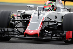Esteban Gutierrez, Haas F1 Team VF-16 waves to the fans