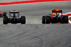 Max Verstappen, Red Bull Racing RB12 , Jenson Button, McLaren MP4-31