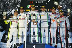 Podium : les vainqueurs Andy Soucek, Maxime Soulet, les deuxièmes, Philipp Eng, Alexander Sims, les troisièmes, Frederic Vervisch, Laurens Vanthoor