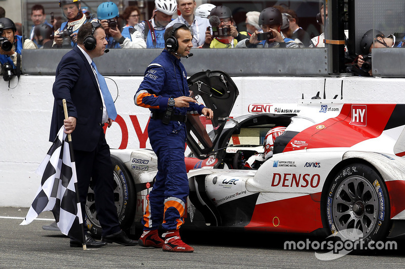 #5 Toyota Racing Toyota TS050 Hybrid: Kazuki Nakajima after the checkered flag