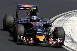 Carlos Sainz, Scuderia Toro Rosso