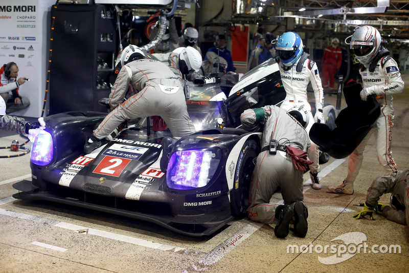 #2 Porsche Team Porsche 919 Hybrid: Romain Dumas, Neel Jani, Marc Lieb