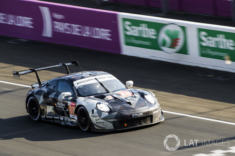 #88 Dempsey Proton Competition Porsche 911 RSR: Matteo Cairoli, Khaled Al Qubaisi, Giorgio Roda