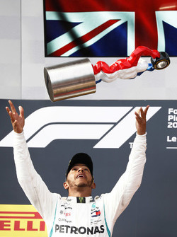 Podio: ganador de la carrera Lewis Hamilton, Mercedes AMG F1, celebra