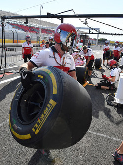 Sauber practice pit stops