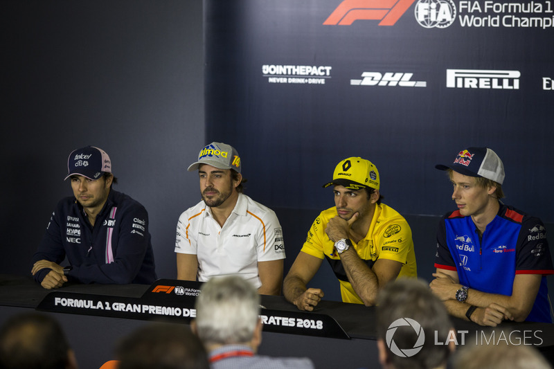 Sergio Perez, Force India, Fernando Alonso, McLaren, Carlos Sainz Jr., Renault Sport F1 Team e Brendon Hartley, Scuderia Toro Rosso nella conferenza stampa
