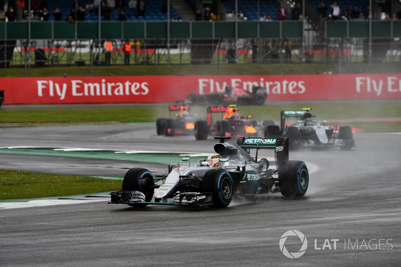 2016: Льюис Хэмилтон, Mercedes F1 W07 Hybrid