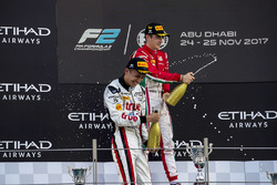 Podium: winnaar Charles Leclerc, PREMA Powerteam, tweede Alexander Albon, ART Grand Prix & derde Nic