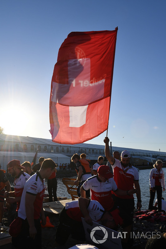 Sauber lors de la course de radeaux