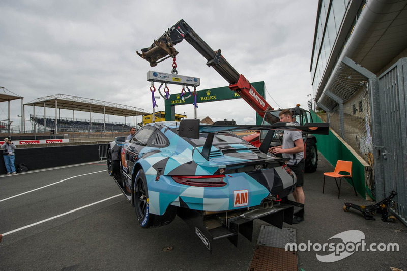#77 Proton Competition Porsche 911 RSR