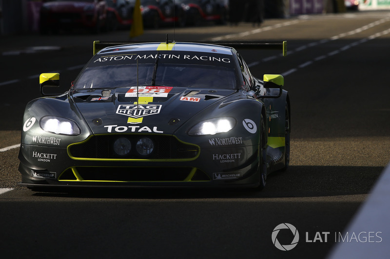 Пол Далла-Лана, Педро Лами, Матиас Лауда, Aston Martin Racing, Aston Martin Vantage AMR (№98)