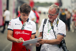 Charles Leclerc, Sauber firma un autógrafo