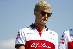 Marcus Ericsson, Sauber, camina por el circuito