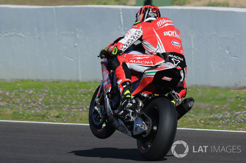 Lorenzo Savadori, Milwaukee Aprilia