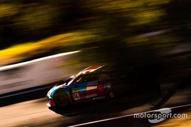 #74 Audi Sport Customer Racing Audi R8 LMS: Christopher Mies, Christopher Haase, Markus Winkelhock