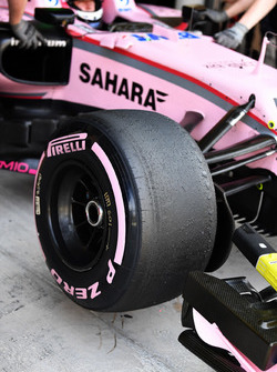 Detalle de neumáticos Pirelli de 2018 Hypersoft de Nikita Mazepin, Sahara Force India VJM10